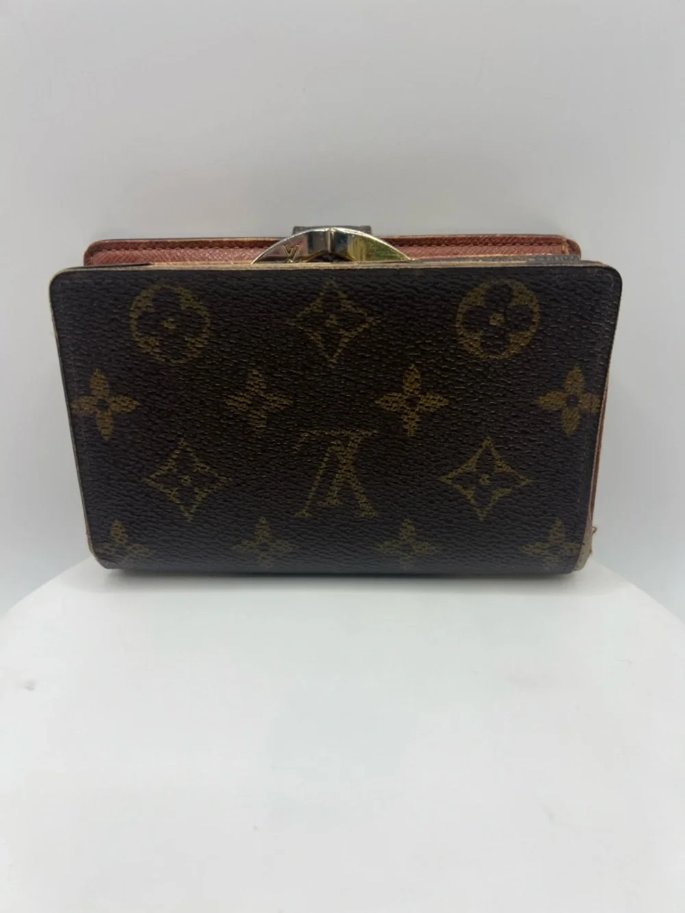 7046. Authentic Louis Vuitton Kiss-lock Monogram Canvas Snap Closure Wallet. - Picture 2 of 12